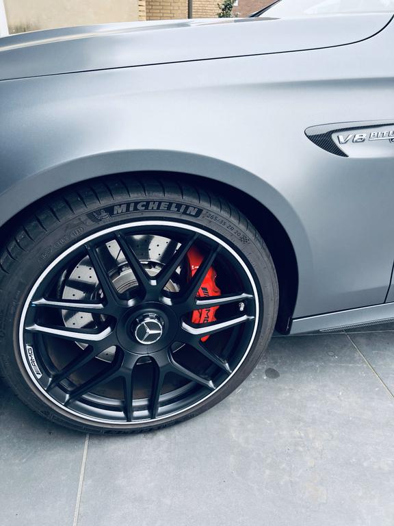 Mercedes-Benz E 63 AMG