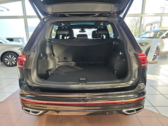 Fahrzeugabbildung Volkswagen Tiguan Allspace 2.0 TDI 4M DSG R-Line PANO MATRI