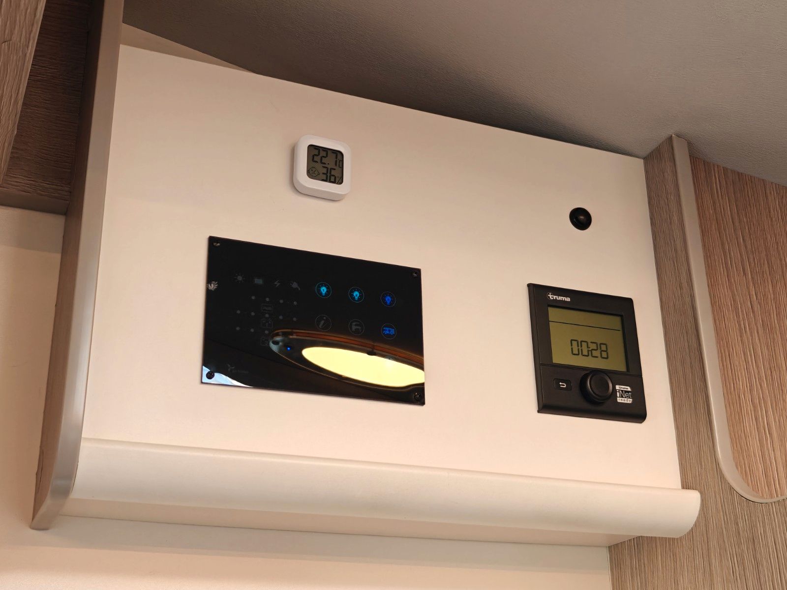 Fahrzeugabbildung XGO Dynamic 99 P + Hubbett, Solar, SAT, TV, Markise