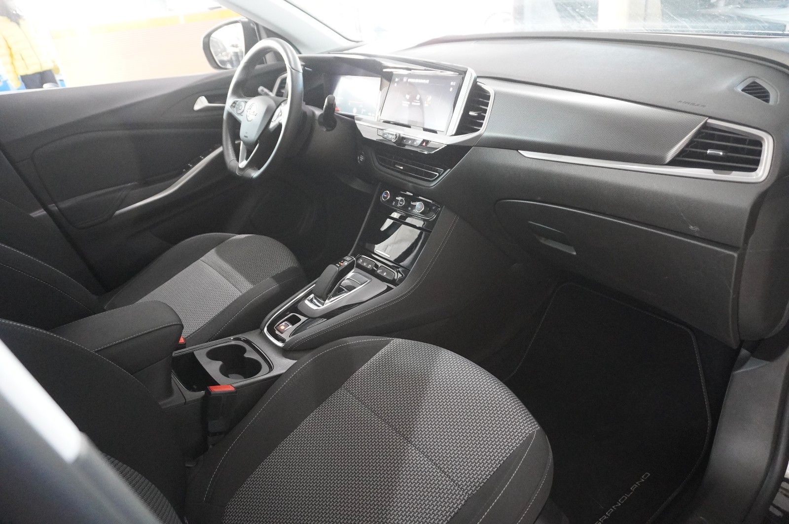 Fahrzeugabbildung Opel Grandland (X) 1.6T EDITION HYBRID NAVI/LED/VIRT.