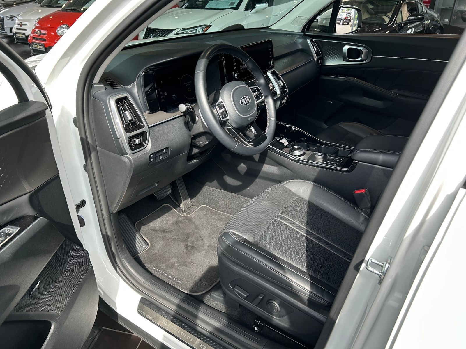 Fahrzeugabbildung Kia Sorento Hybrid HEV Spirit 2WD LEDER LED NAV 19"