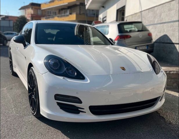 Porsche Panamera 4.8 V8 4 S