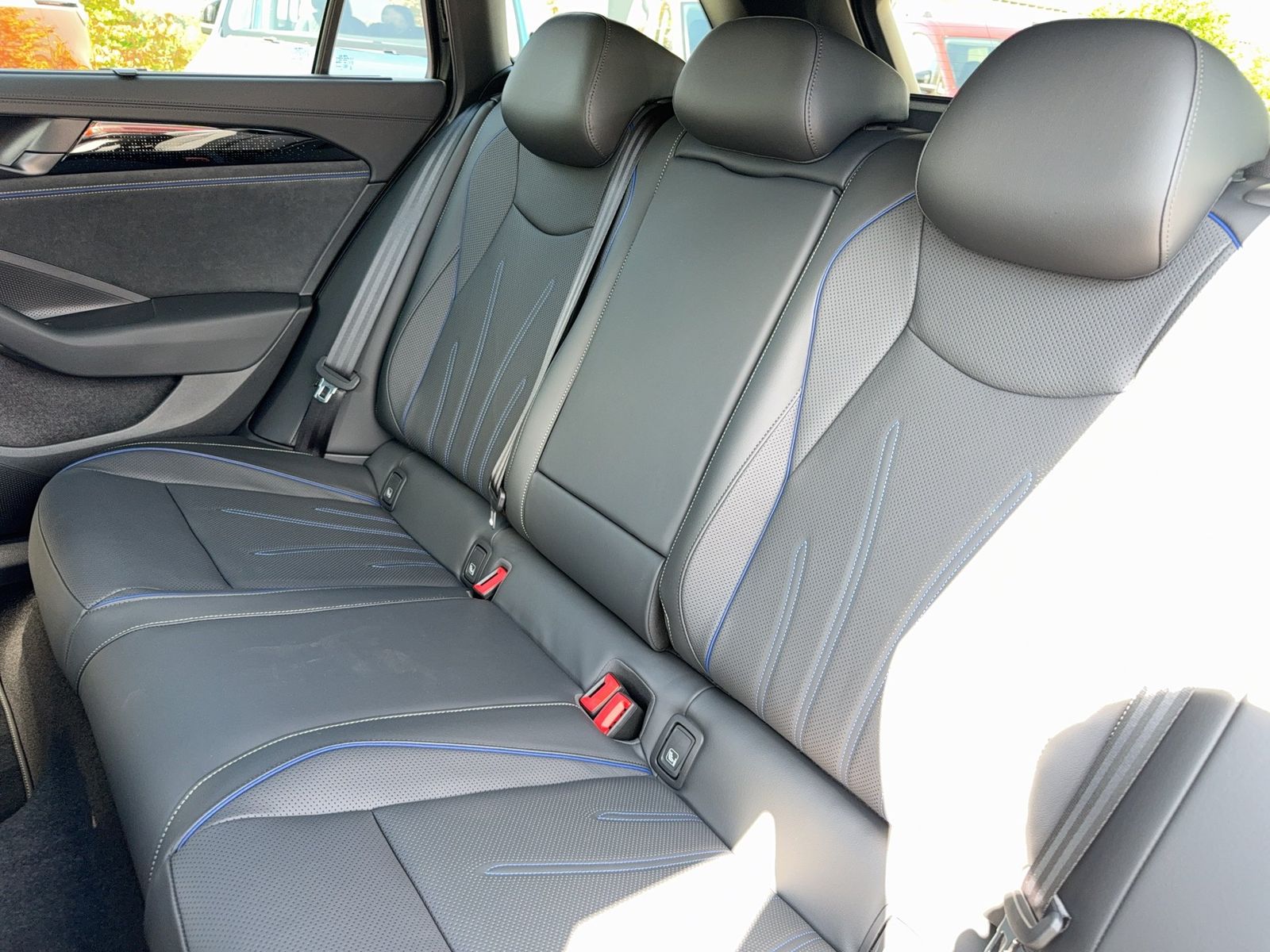 Volkswagen Passat - Bild 14