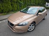 Volvo V40 D4 Summum Navi Leder AHK Keyless - Volvo V40: Summum