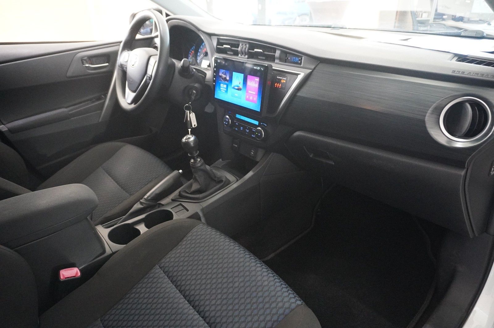 Fahrzeugabbildung Toyota Auris LIM. 1.3 5-TÜR KLIMA/LED/USB/MULTI./AHK
