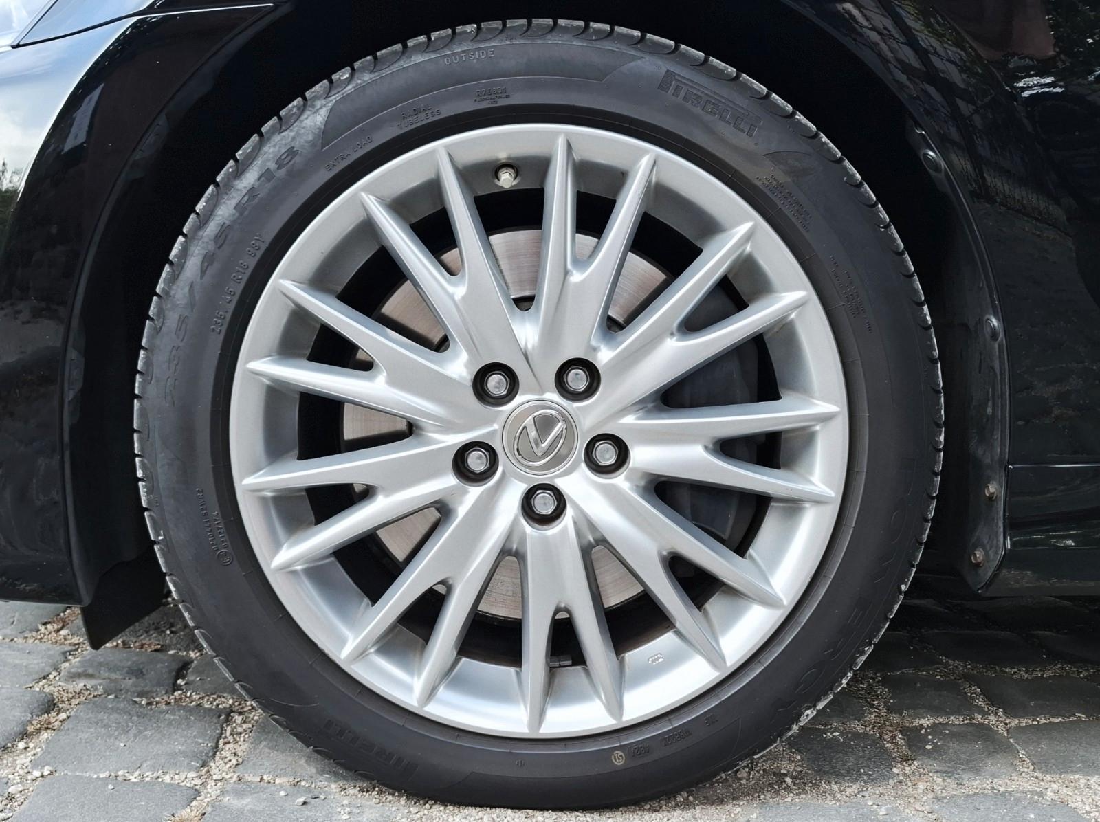 Lexus GS 450h Luxury Line * 8fach bereift * 345PS