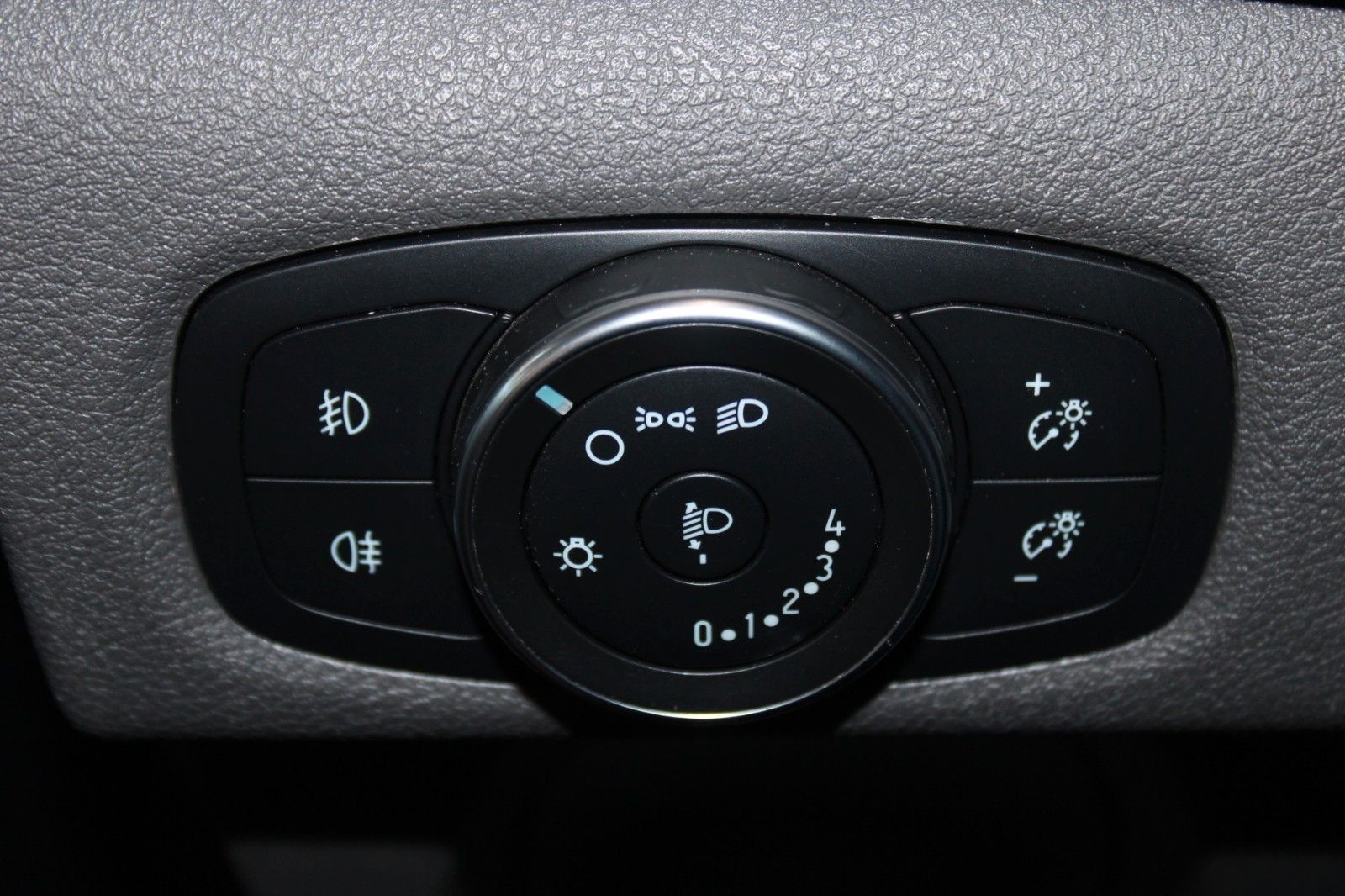 Fahrzeugabbildung Ford Transit Custom TREND LANG L2 KLIMA + Allwetter