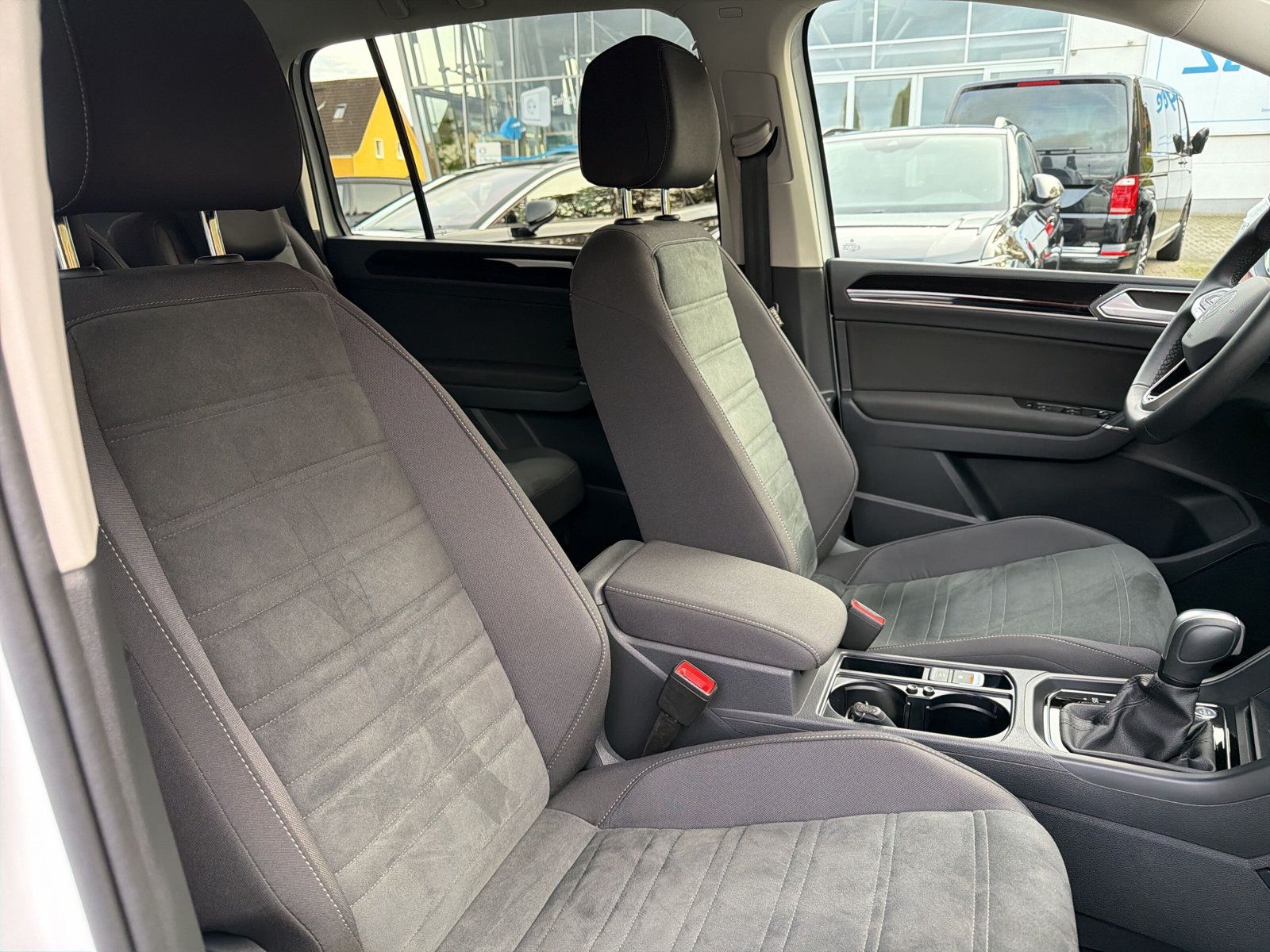 Touran Highline TSi DSG Navi Kamera beh Frontsch