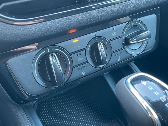 Skoda Kamiq 1.0 TSI DSG Essence *KLIMA*LED*SHZ*DAB+