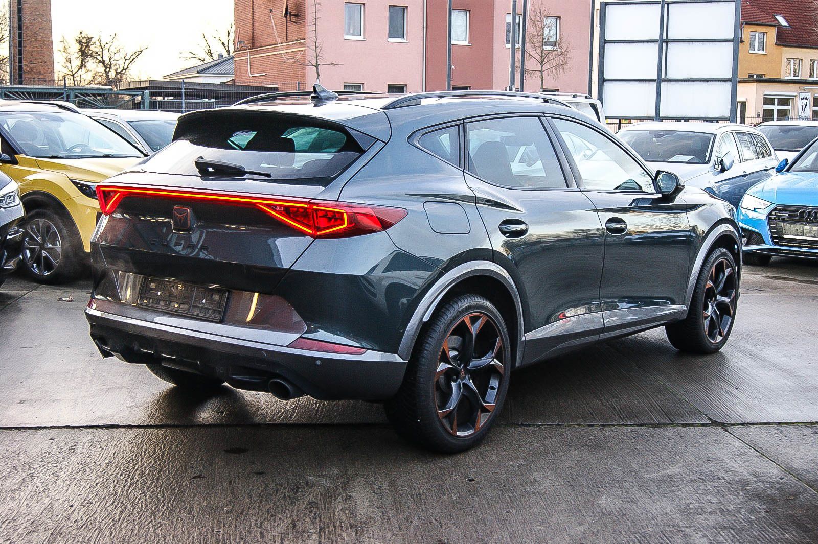 Fahrzeugabbildung CUPRA Formentor VZ 2.0i DSG DARK CAMOUFLAGE COPPER ACC