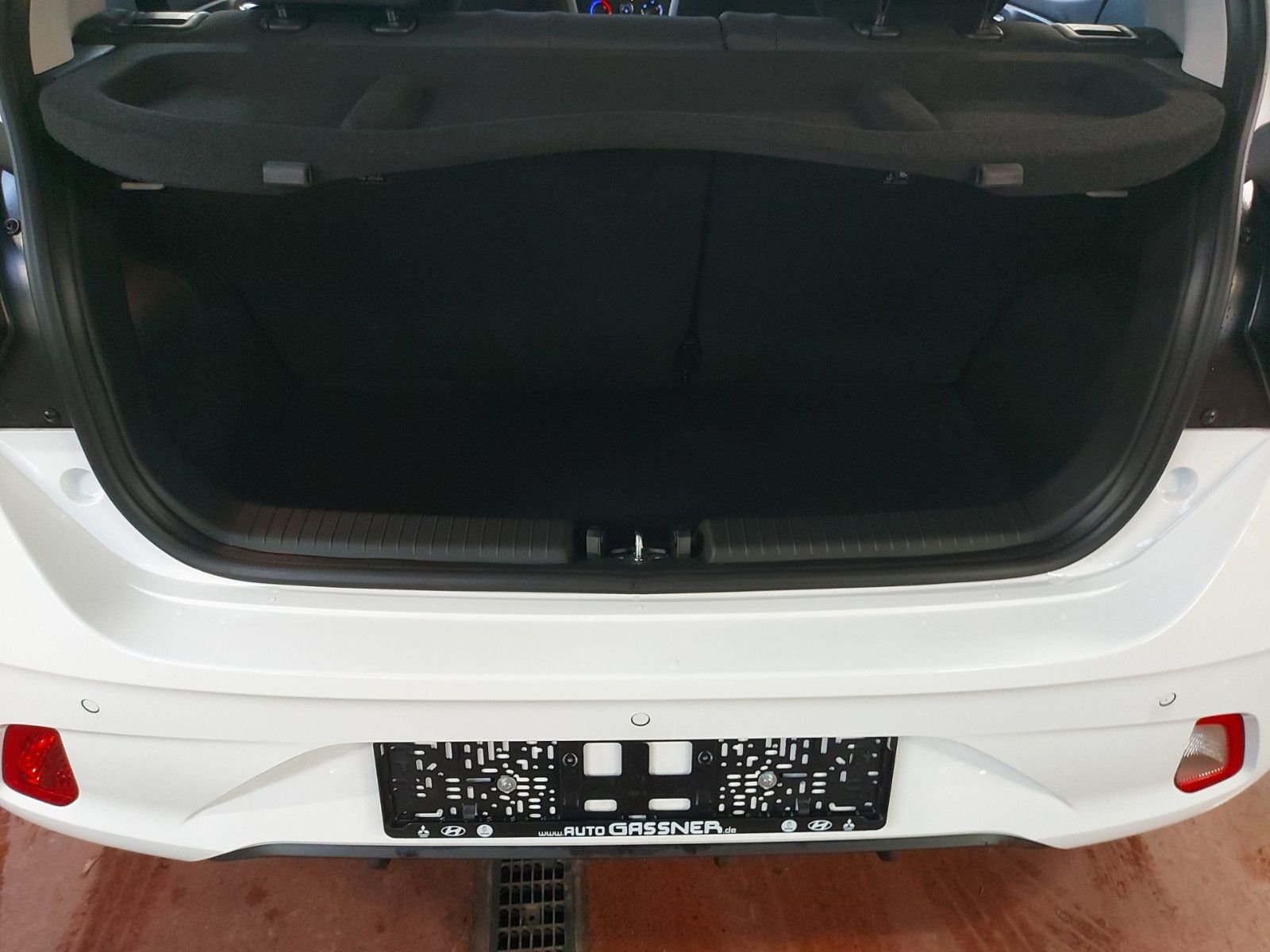Fahrzeugabbildung Hyundai i10 1,0 Select Navi Mj.25 63PS