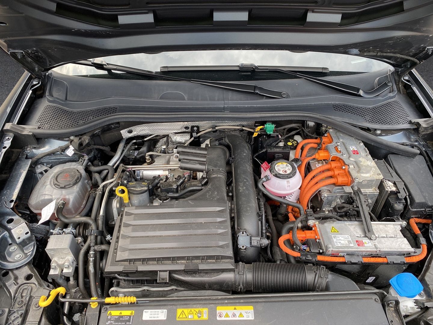 Fahrzeugabbildung SEAT Leon EU6d Sportstourer 1.4 e-HYBRID FR OPF