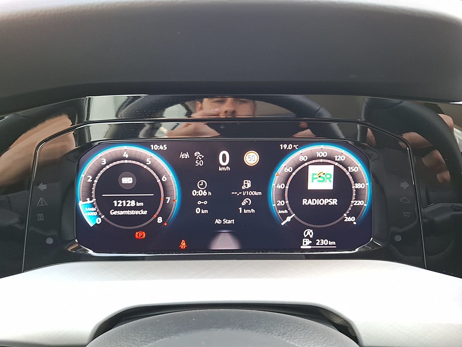 Fahrzeugabbildung Volkswagen Golf VIII Variant TSI Life LEDplus Navi AID ACC
