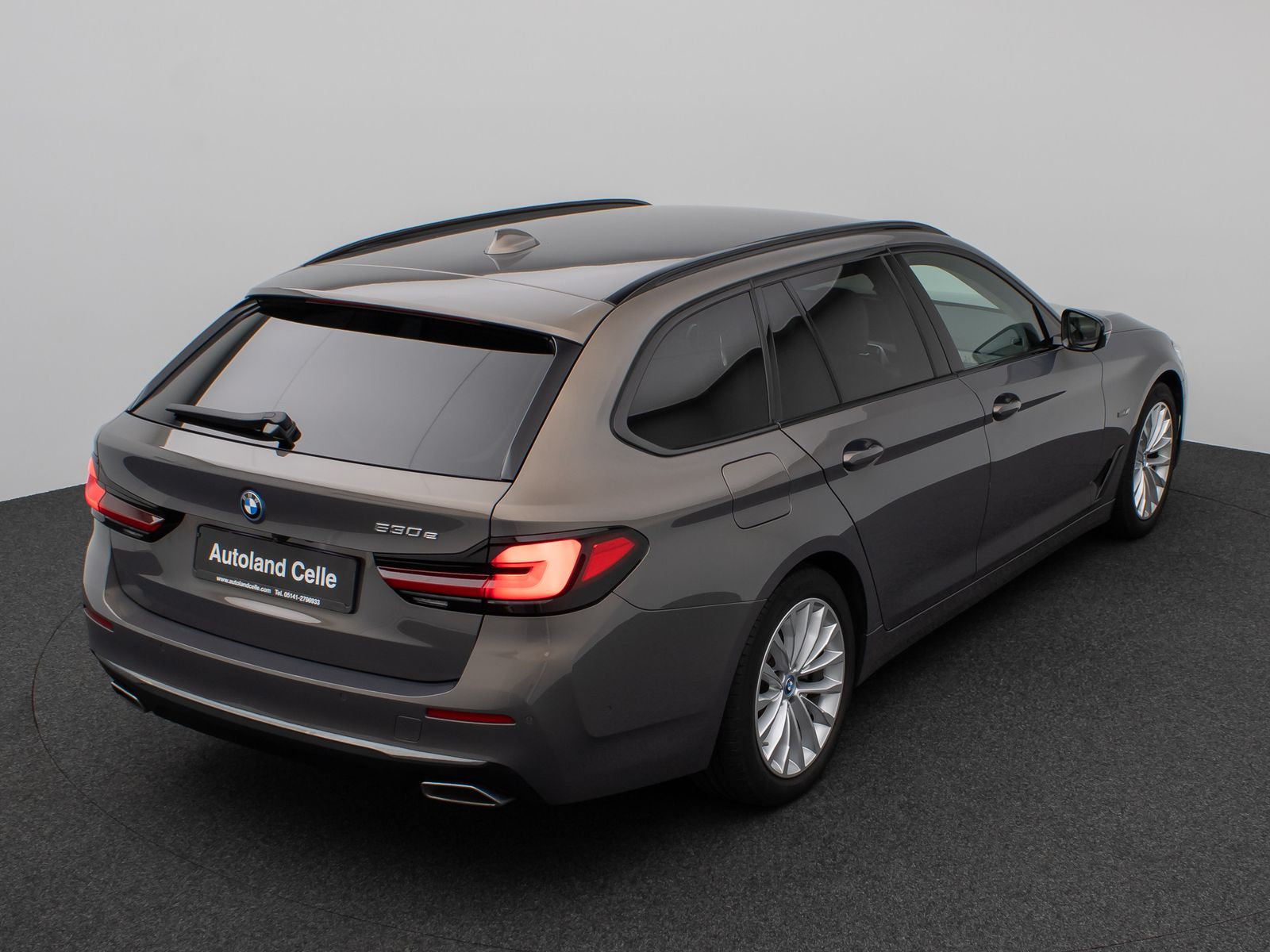 Fahrzeugabbildung BMW 530e Luxury Line Laser Kamera HUD DAB HiFi Sport