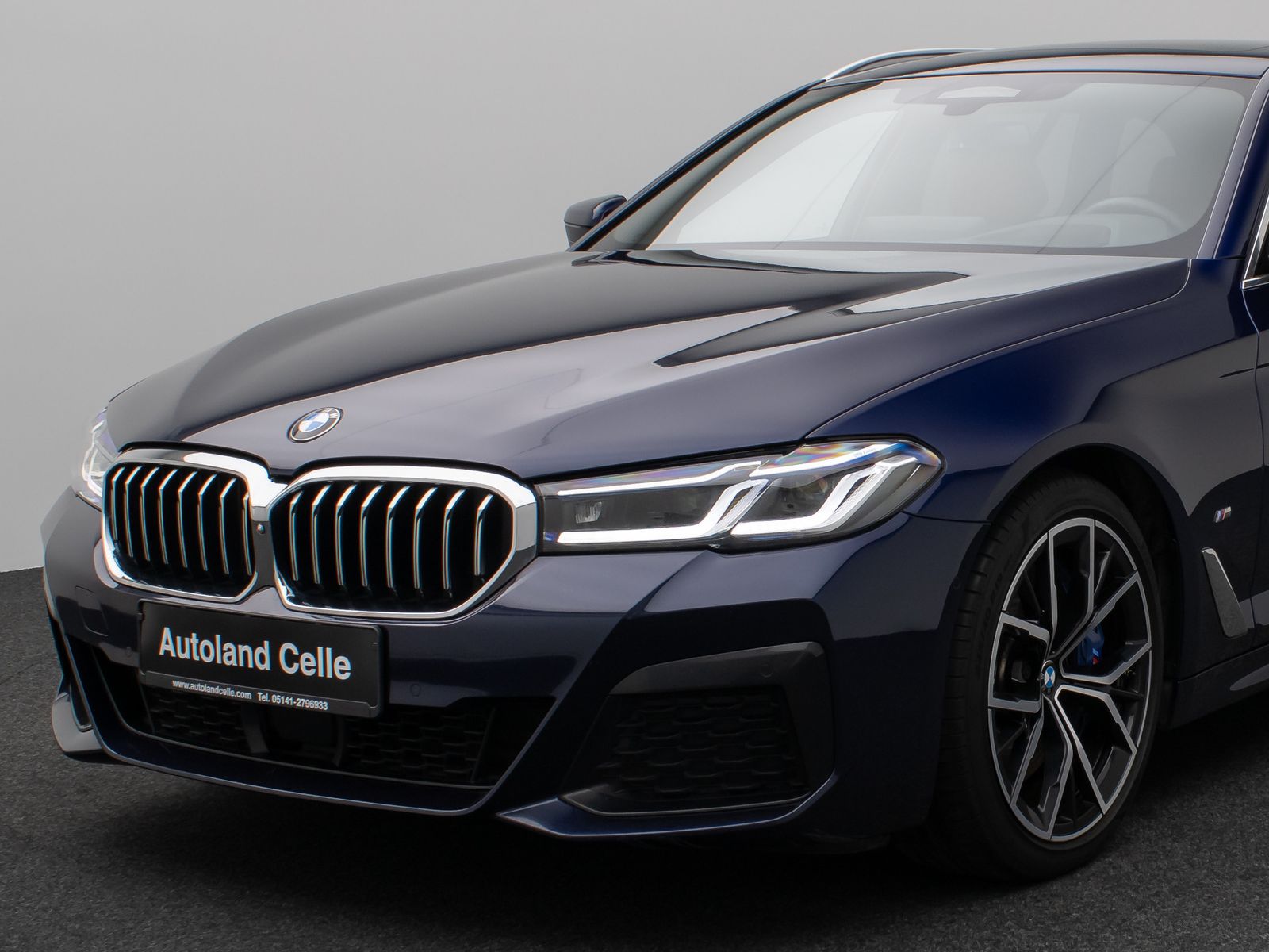Fahrzeugabbildung BMW 530d M Sport Panorama 360°Laser HUD HiFi SoftCL
