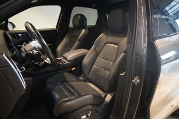 Porsche Cayenne - 10