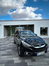 Hyundai IX 35 SUV Automatik Panorama Dach ... - Hyundai ix35 Gebrauchtwagen in Frankfurt