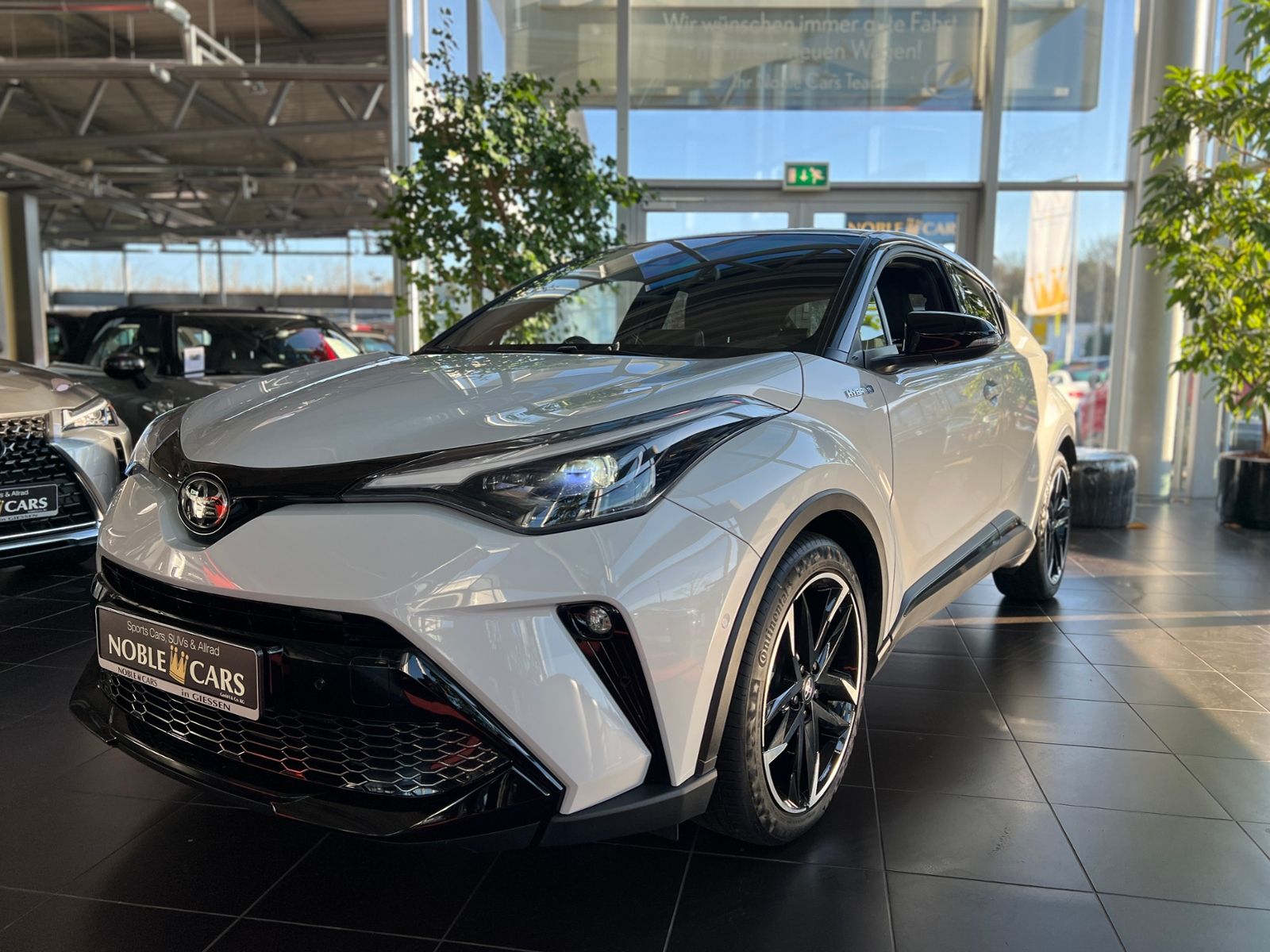 Fahrzeugabbildung Toyota C-HR Hybrid GR Sport AHK LED NAV SHZ ALU