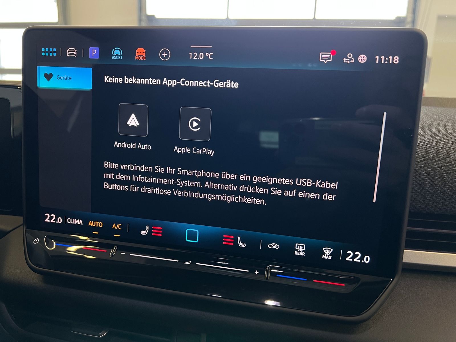 Fahrzeugabbildung Volkswagen T-Roc R-Line 1.5 eTSI DSG *AHK, LED, ACC, Kamera