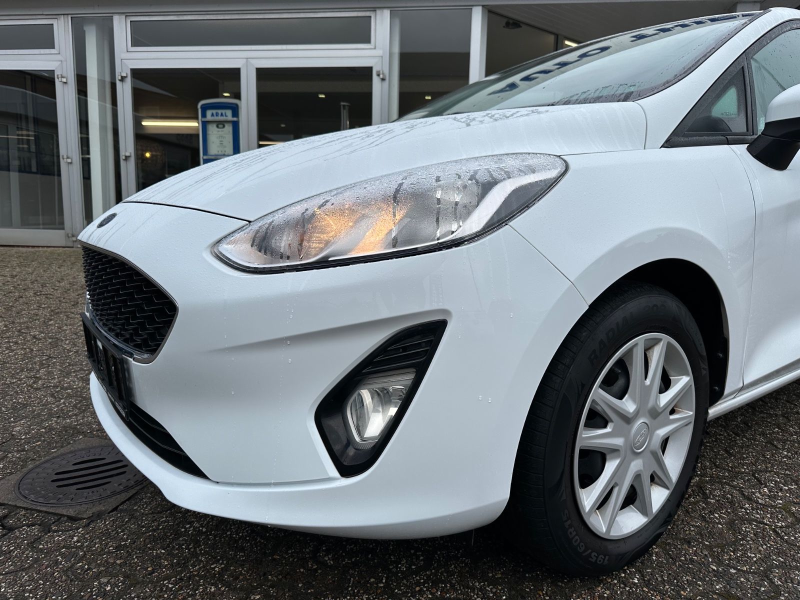 Fahrzeugabbildung Ford Fiesta 1.1 Cool & Connect Sitzheizung/AppConnect