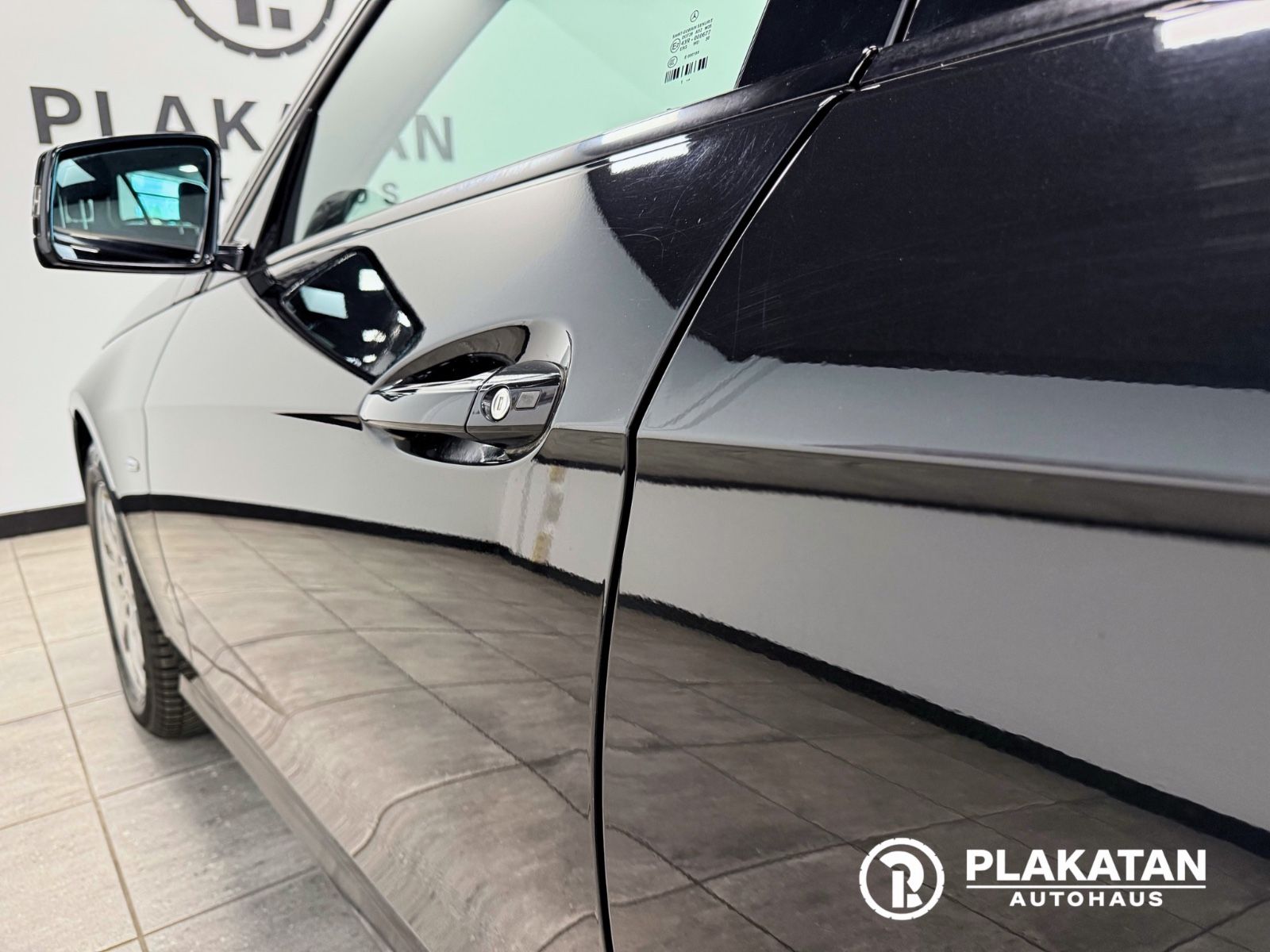 Fahrzeugabbildung Mercedes-Benz E 200 T-Modell Abst-Tempomat Navi MB-Service