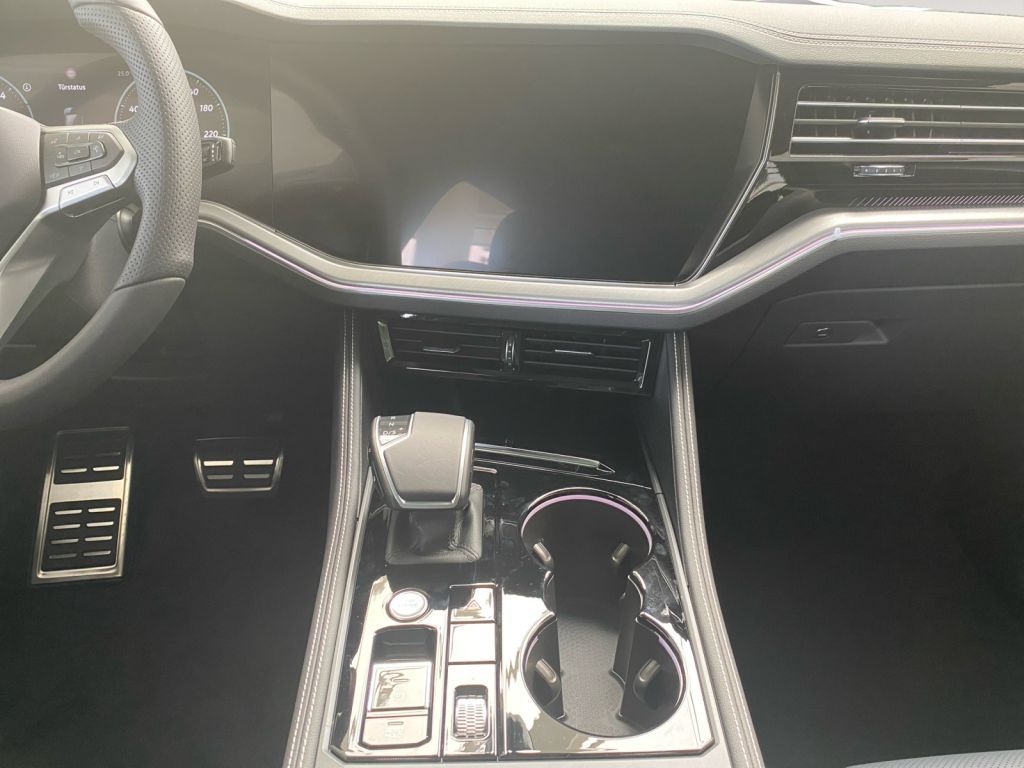 Fahrzeugabbildung Volkswagen Touareg V6 TDI 4Motion Black Style R-Line Voll