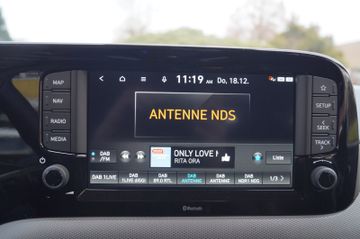 Hyundai i10 1.0 AUT.-NAVI-KLIMA-KAMERA-PDC-TEMPOMAT-