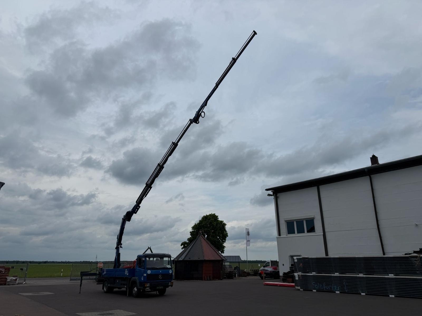 Mercedes-Benz 814 Dachdecker Palfinger Kran 25m Korb Jib Seil