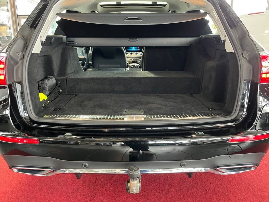 Fahrzeugabbildung Mercedes-Benz E 300 deT 4M AMG AHK Distronic+ Pano HUD LED 360