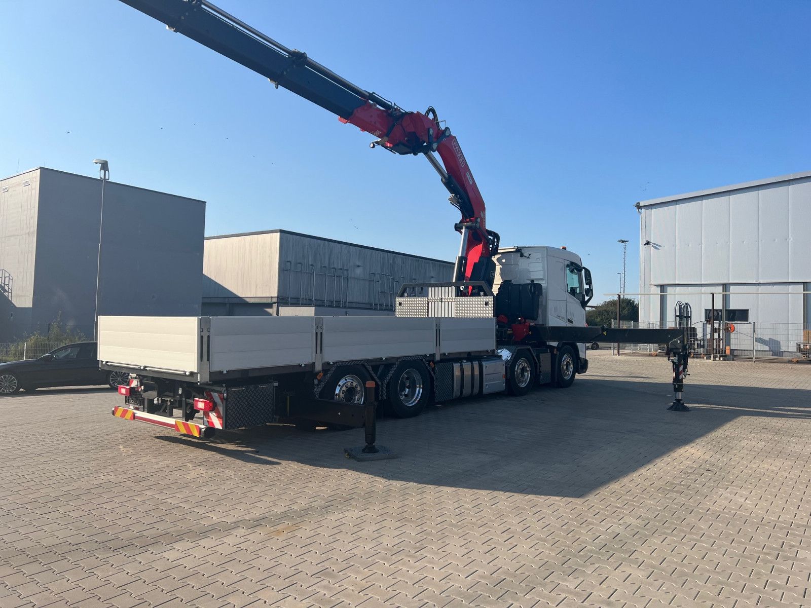 Fahrzeugabbildung Volvo FH 500 8x2 Kran F710 RA2.26