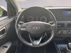 Fahrzeugabbildung Hyundai i10 Select KLIMAANLAGE PDC SITZHEIZUNG TEMPOMAT