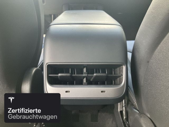 Tesla Model Y Performance foto 13