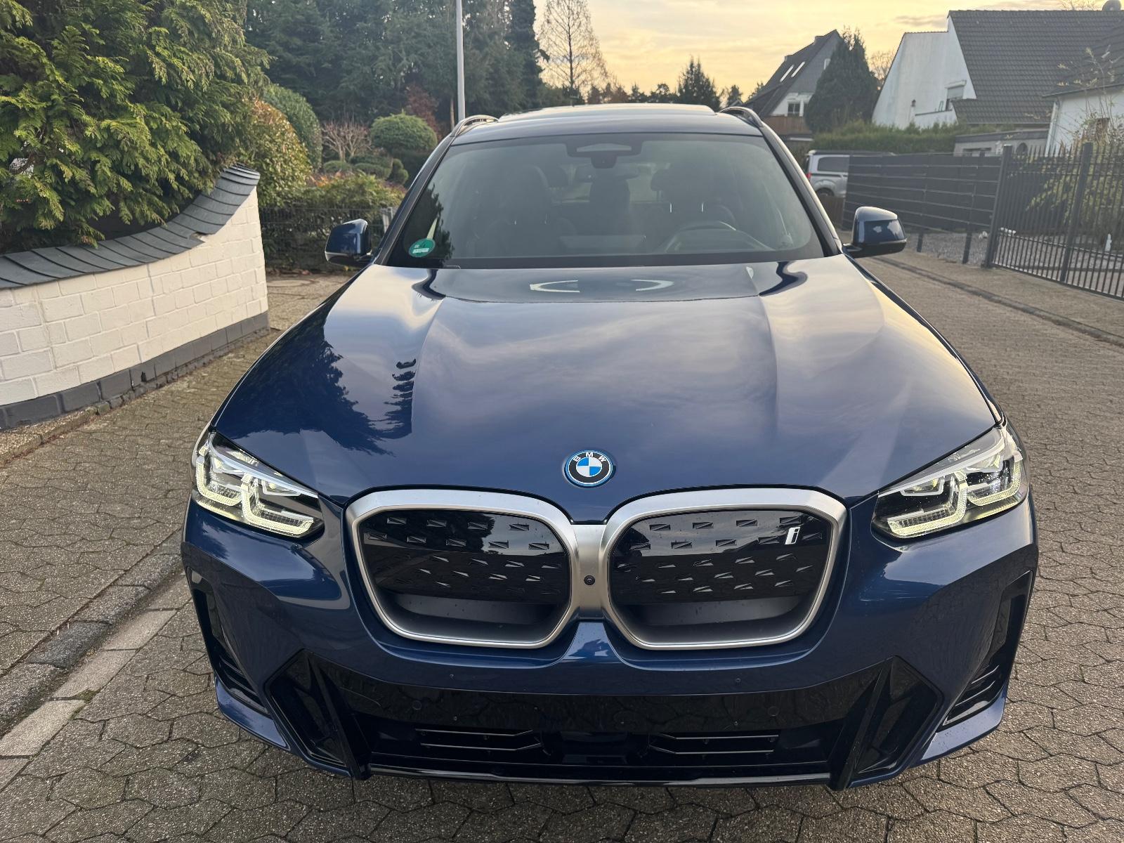 BMW iX3 IMPRESSIVE M-PAKET PANORMA HUD H+K LED
