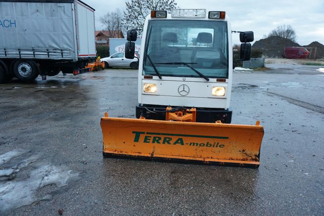 Unimog UX100* 4x4* Schneeschild* Salzstreuer* Kehrbesen