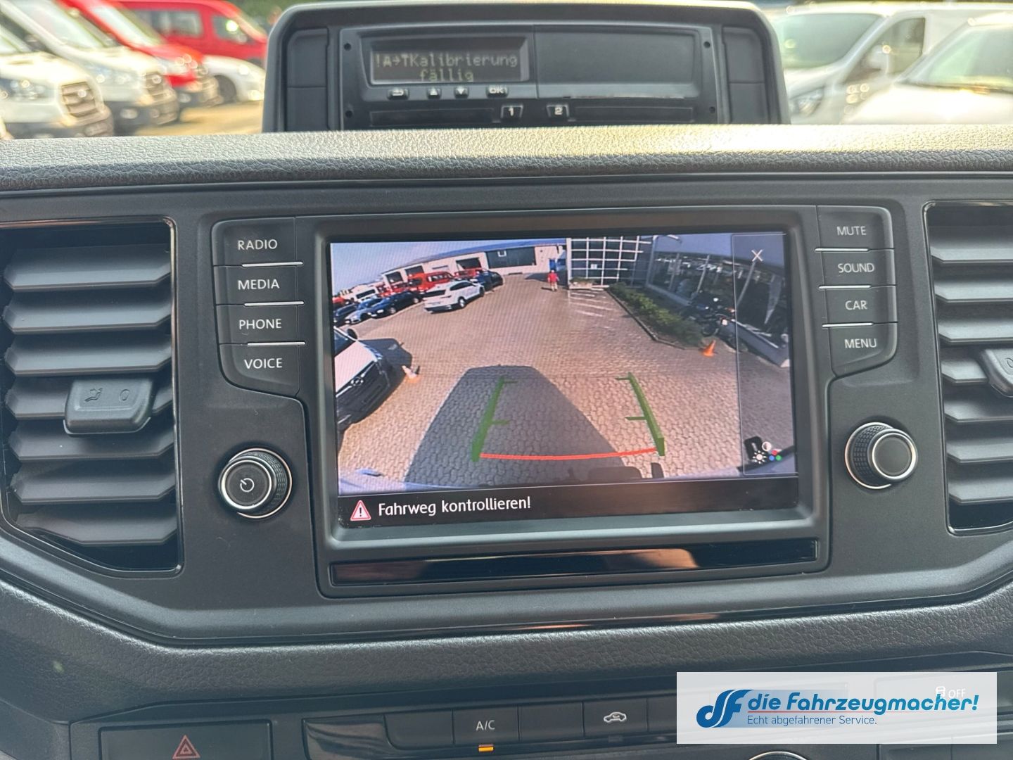 Fahrzeugabbildung Volkswagen Crafter Kasten 35 mittellang Hochdach RWD 2.0 TD