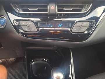 Toyota C-HR - 11
