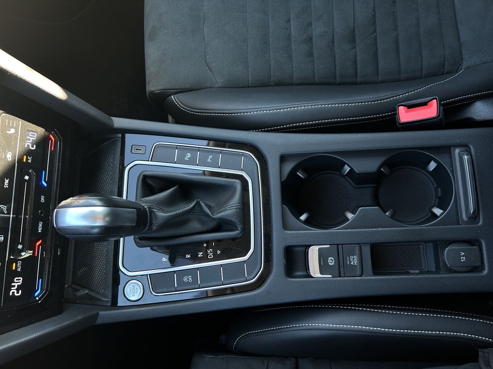 Fahrzeugabbildung Volkswagen Passat Variant Elegance TDI DSG IQ.Light ACC SH