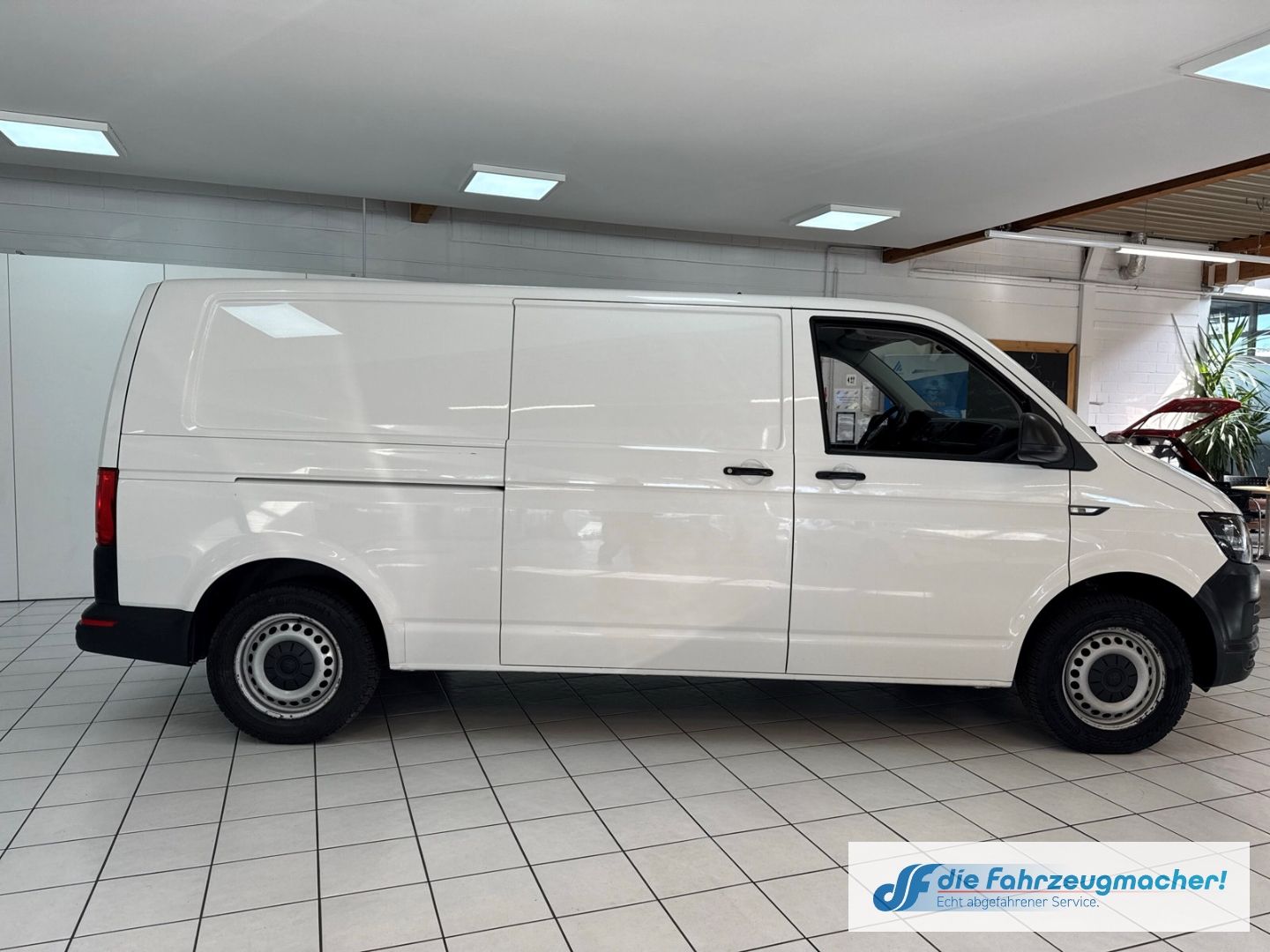 Fahrzeugabbildung Volkswagen Transporter T6 Kasten lang 4Motion StandHZG Navi