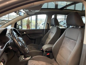 Volkswagen Touran Highline *PANO*SHZ*NAVI*PDC*TEMPOMAT*
