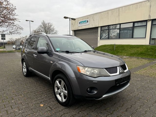 Mitsubishi Outlander 2.2 DI-D 4x4/Guter Zustand/7Sitze/AHK