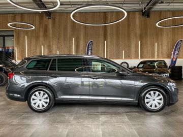 Volkswagen Passat Variant *LED*AHK*ACC*3ZONEN*1HAND*