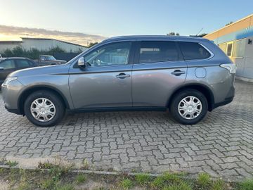Mitsubishi Outlander - 8