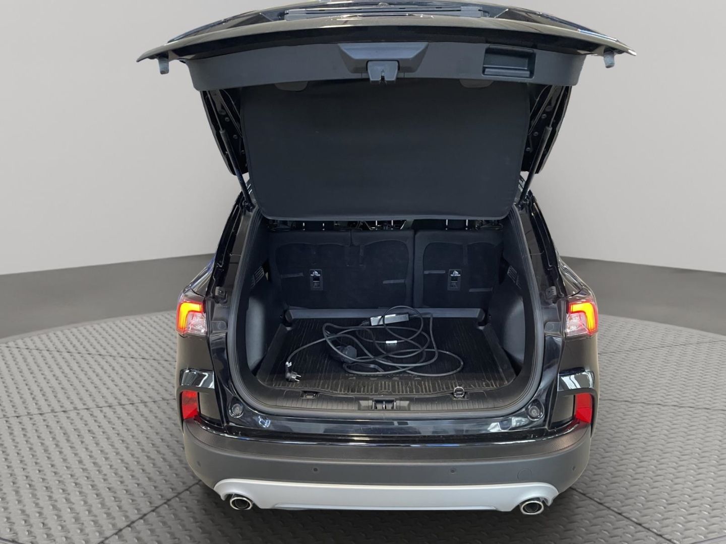 Fahrzeugabbildung Ford Kuga Plug-In Hybrid Titanium LED WINTERPAKET