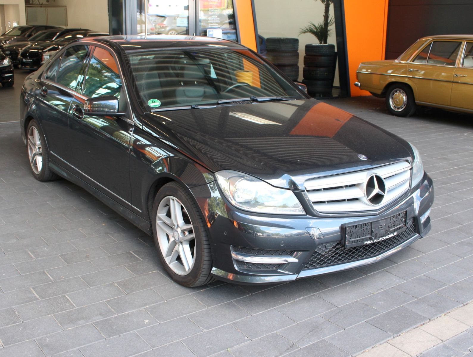 Fahrzeugabbildung Mercedes-Benz C 200 CGI BE AMG Line COMAND+HARMAN KARDON+GSD