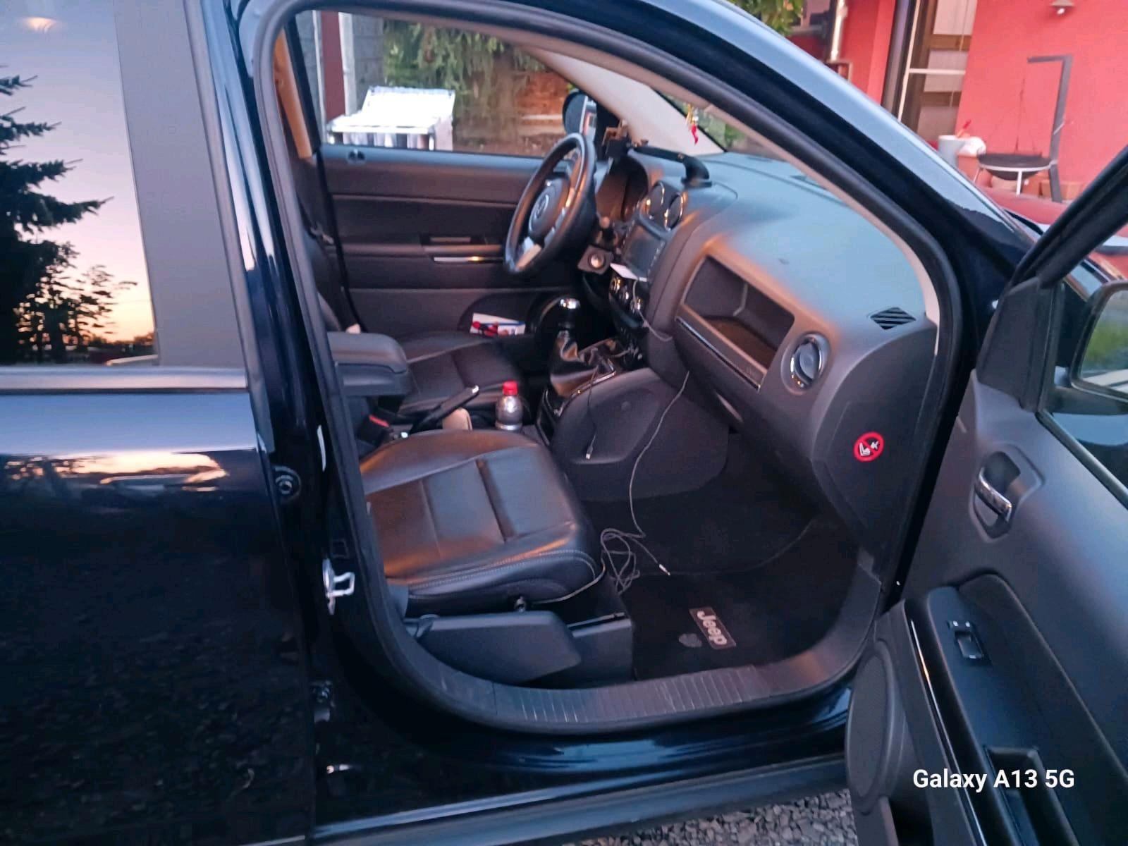 Jeep Compass 2011 — photo 10