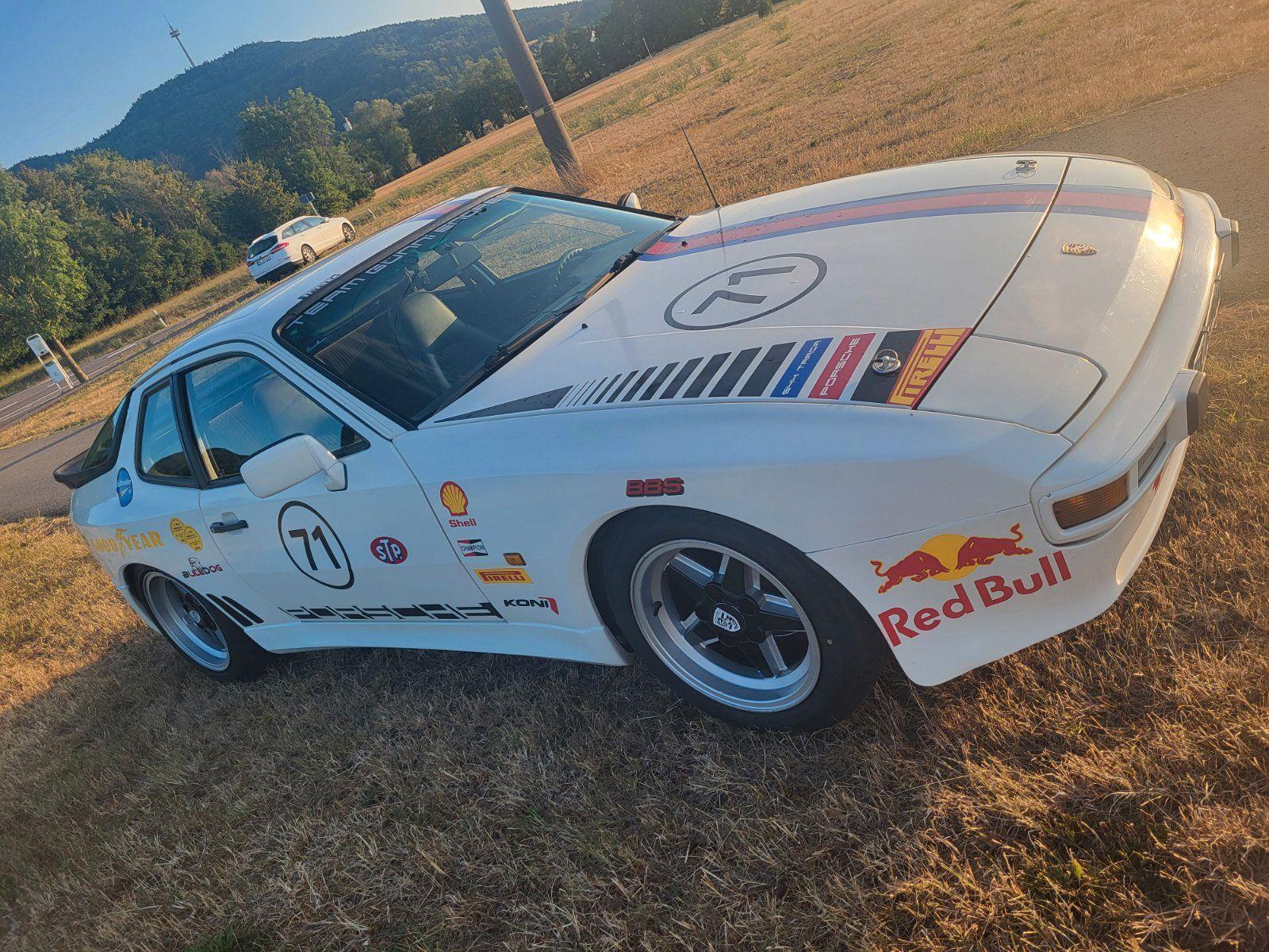 Porsche 944