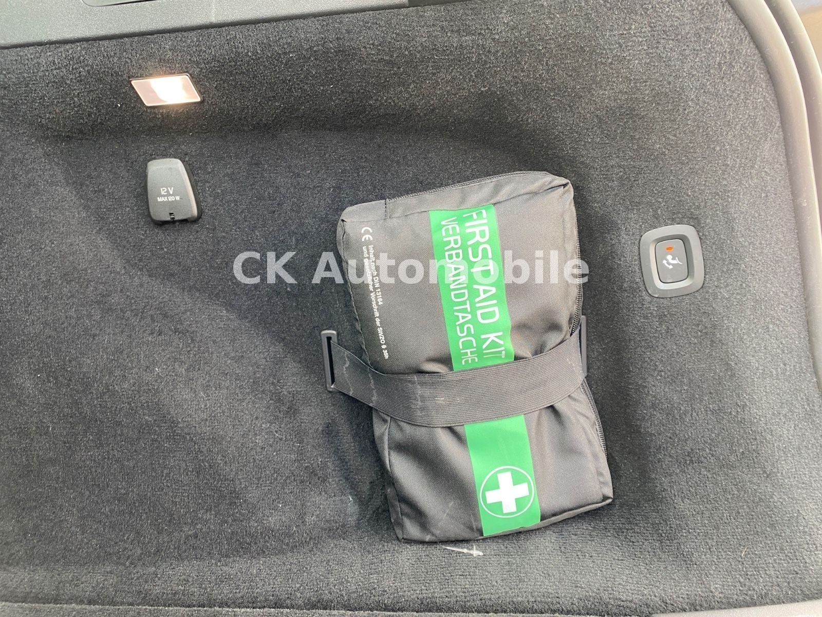 Fahrzeugabbildung Volvo V90 B5 Ultimate Dark AWD/BLIS/Pano/Head-Up/AHK