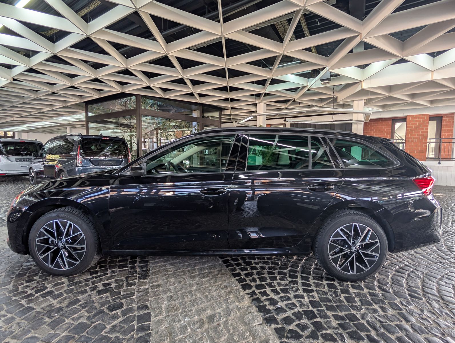 Fahrzeugabbildung SKODA Octavia 1.5 TSI mHEV Style ACC AHK 5J.-Garantie