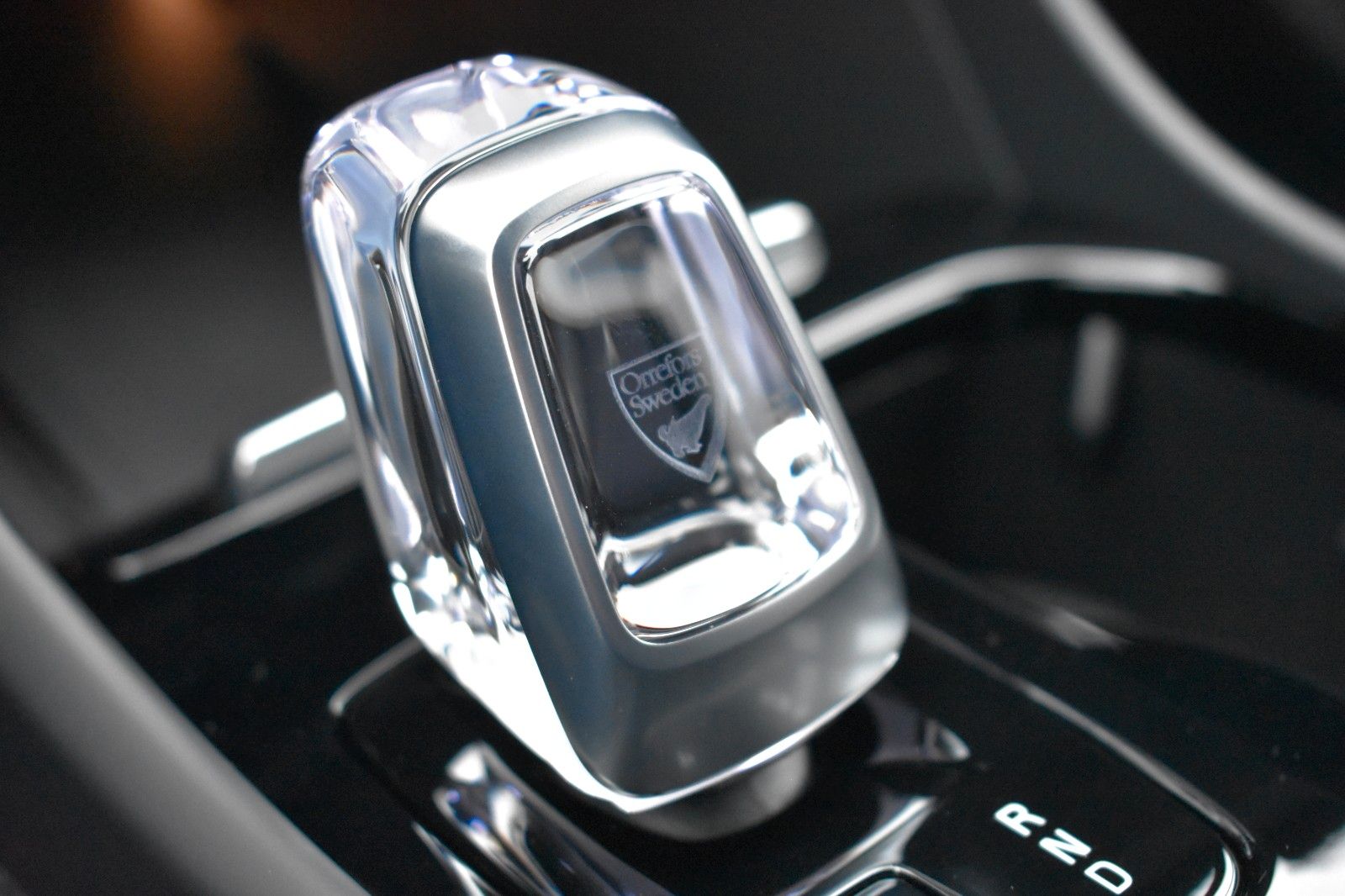 Fahrzeugabbildung Volvo XC40 T5 Recharge 2WD Plus Dark*RFK*H&K*ACC