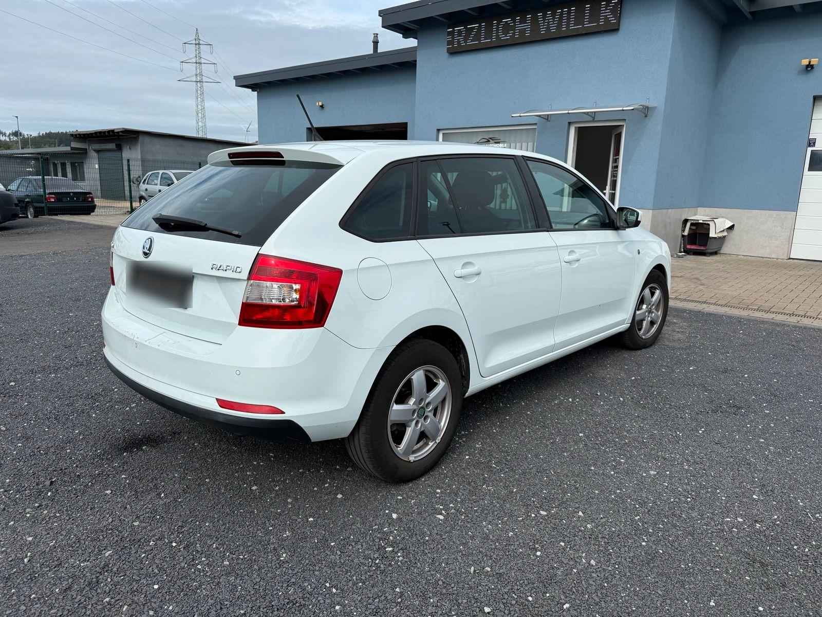 Skoda Rapid 2015 — photo 7